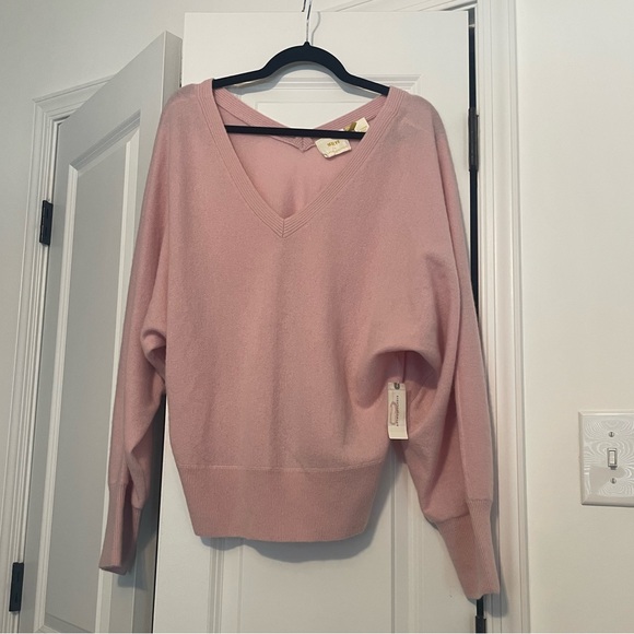 NWT Anthropologie Maeve V-Neck Cashmere
Sweater - Picture 3 of 6